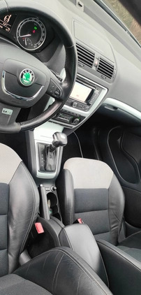 Skoda Octavia cena 35500 przebieg: 204000, rok produkcji 2011 z Margonin małe 301